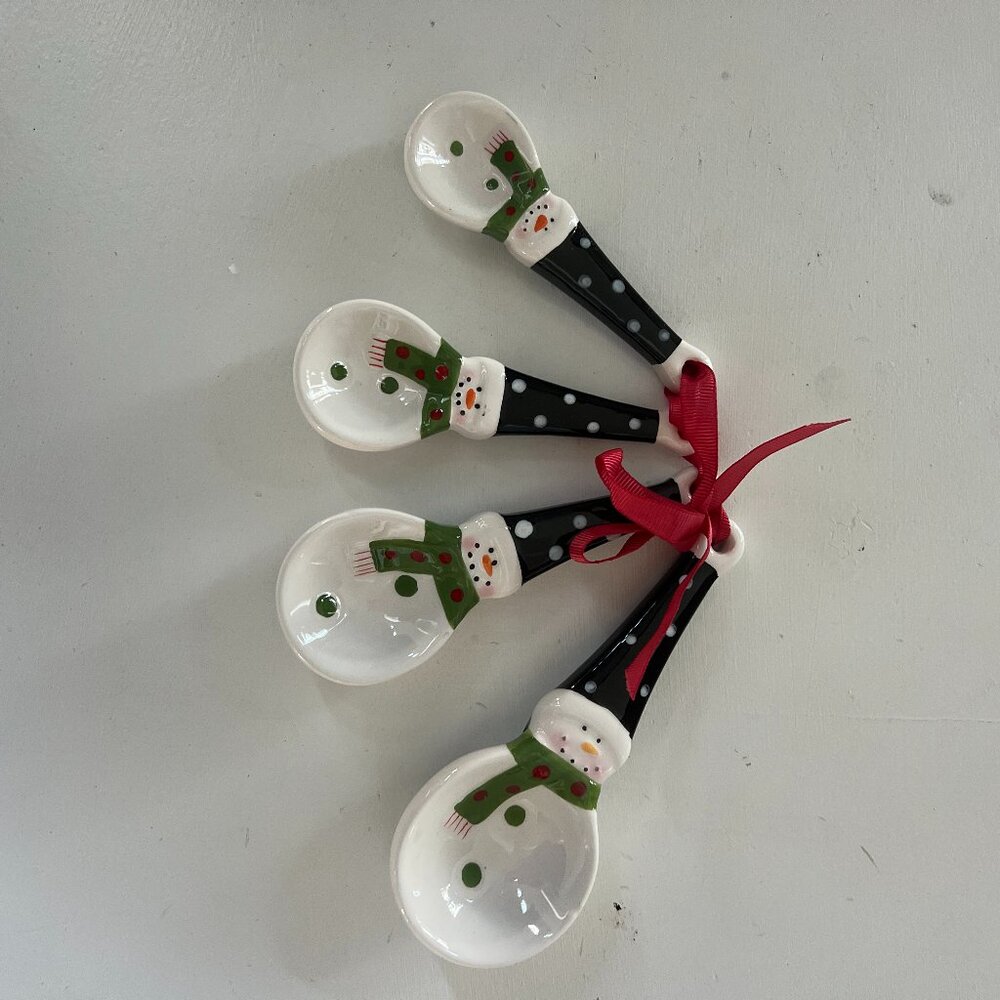 Set of 4 Snowman Measuring Spoons by M.D.